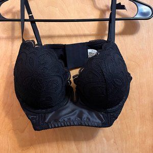 NWT - ARIE BRAND NEW BLACK 34C PUSH UP BRA